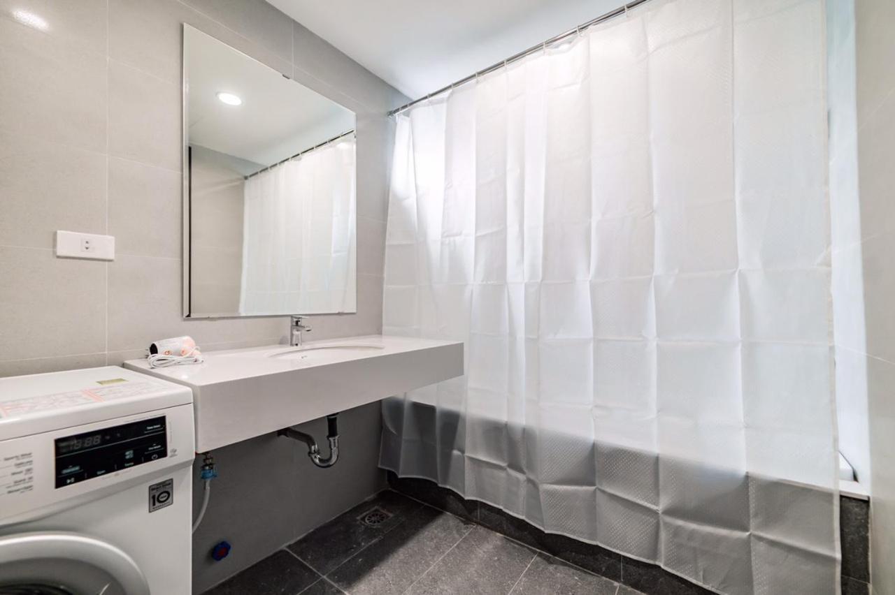 T&B Housing Aparthotel Hanoi Bagian luar foto
